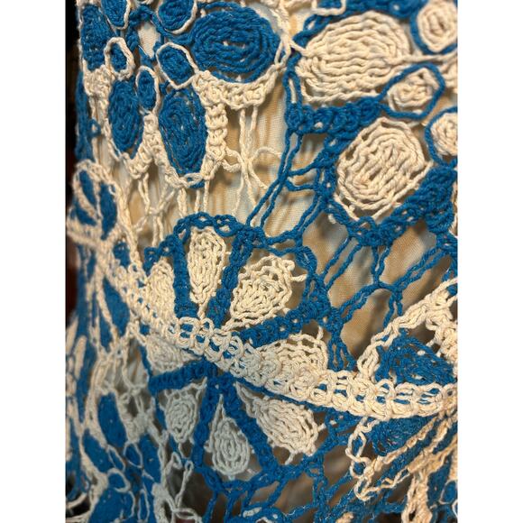 Turquoise and cream lace dress - Picture 2 of 3